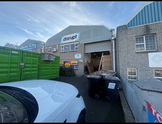 375M² WAREHOUSE TO LET IN STIKLAND INDUSTRIAL